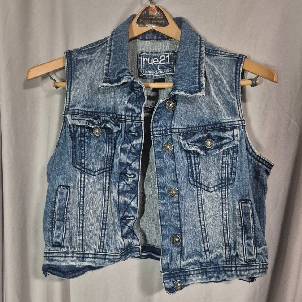 Rue21 Womens Blue Denim Vest Medium Wash Distressed Sleeveless Jean Jacket Large